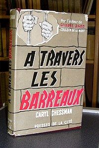 À travers les barreaux