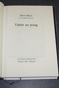 Vipère au poing