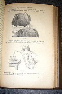 Promenade d'une fillette autour d'un laboratoire