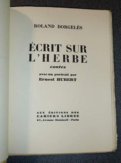Écrit sur l'herbe. Contes