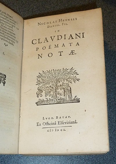 Quae exstant. Nic. Hein sius, dan. f. recensuit ac Notas ad didit. Accedunt quaed am hac tenus non Edita (2 volumes en 1) suivi de Poëmata notae