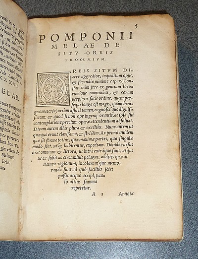 De situ orbis libritres, cum annotationibus Petri Ioannis Olivarn Valentini, Christianiss. Reginae Francorum in literis alumni, uiri in Geographia erudissimi (1538)