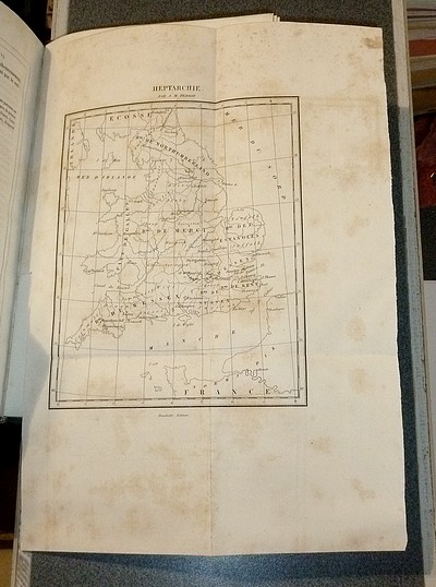 Histoire d'Angleterre par Olivier Goldsmith, continuée jusqu'en 1815 par Ch. Coote et jusqu'à nos jours par le traducteur Mme Alexandrine Aragon (4 volumes complet chez cet éditeur))