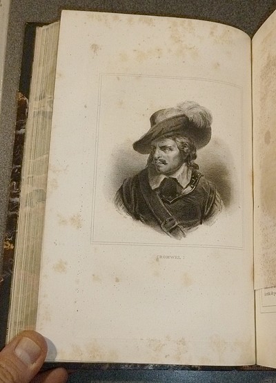 Histoire d'Angleterre par Olivier Goldsmith, continuée jusqu'en 1815 par Ch. Coote et jusqu'à nos jours par le traducteur Mme Alexandrine Aragon (4 volumes complet chez cet éditeur))