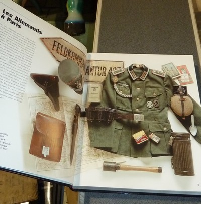 La Seconde Guerre Mondiale. 1939-1945. Objets et Uniformes