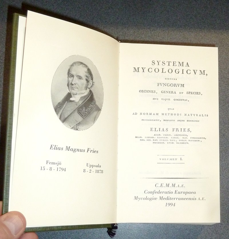 Systema Mycologicum (4 parties en 2 volumes) Sistens fungorum ordines, genera et species, huc usque cognitas, quas ad norman methodi naturalys