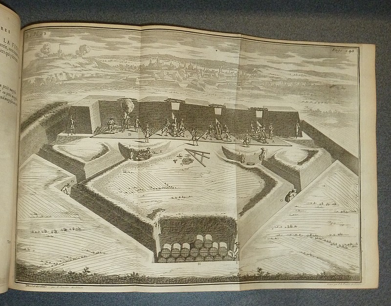 Mémoires d'Artillerie recueillis par Mr Surirey de Saint Remy, Lieutenant du Grand Maistre de l'Artillerie de France (2 volumes, 194 planches))