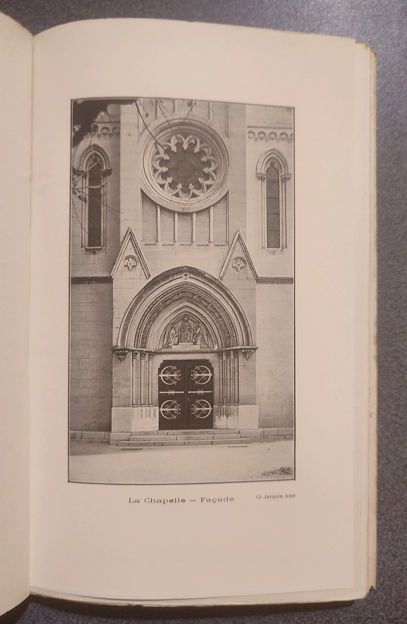 Le Comte Louis de Larange. Un apotre des épileptique, fondateur de l'asile Saint-Vincent-de-Paul de la Teppe à Tain (Drôme). Oeuvre posthume de Mademoiselle Netty Du Boys publiée et annotée par Mgr Charles Bellet