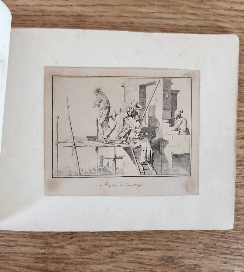Deux carnets de 12 gravures : « Les petits métiers de Paris » avec « Suite d'ouvriers de différentes classes »