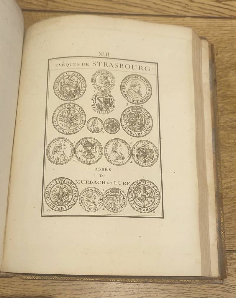 Traité des monnoies des barons ou Représentation et explication de toutes les monnoies d'or, d'argent, de billon & de cuivre, qu'ont fait frapper les possesseurs de grands fiefs, pairs, évêques, abbés, chapitres, villes & autres Seigneurs de France