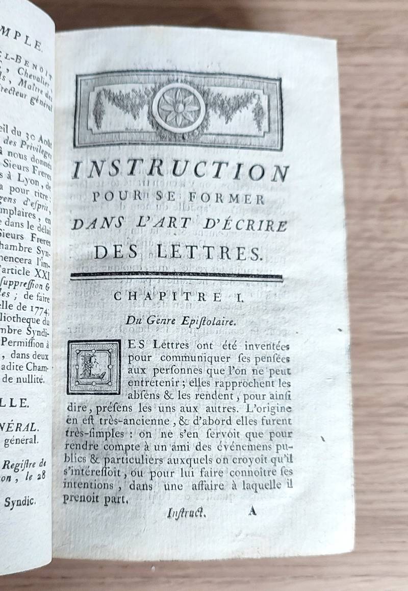 Le vrai secrétaire de la Cour et des gens d'esprit, ou modèles de lettres propres à former le goût et style. On y joint une instruction pour se former dans l'art d'écrire des lettres, contenant le cérémonial & les règles de bienséance...