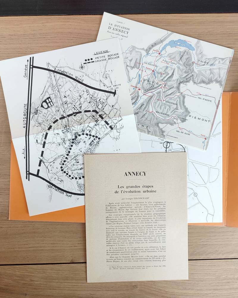 Cahier de Documentation N° 1 - 2 - 3 - 5 - 6 - 7 - 8 édité par la société des Amis du vieil Annecy