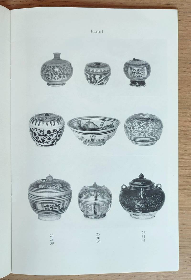 Sotheby and Co. Catalogue chinese and south-east asian ceramics also works of art. 15 and 16 october 1973