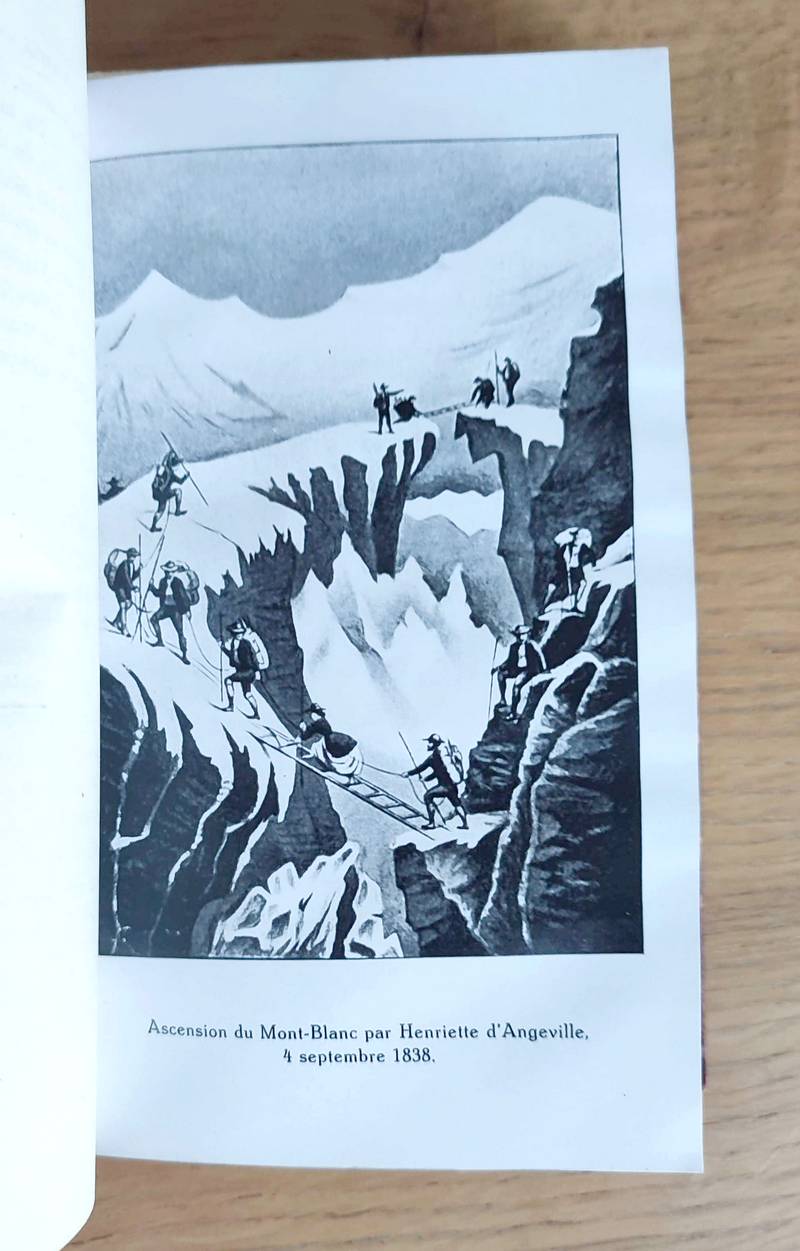 Histoire du Mont-Blanc et de la vallée de Chamonix. Ascensions et catastrophes célèbres depuis les premières explorations (1786) jusqu'à nos jours. Nouvelle édition, revue et augmentée de 12 chapitres