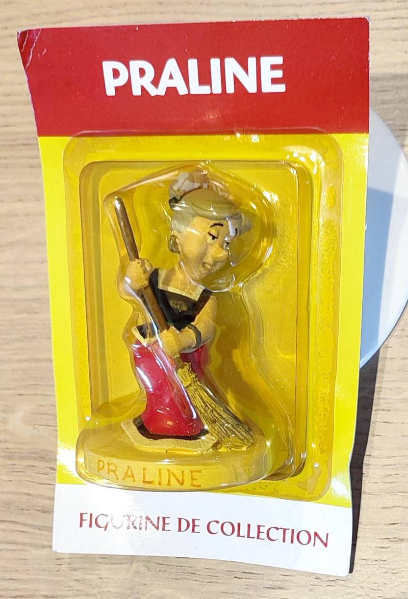 Figurine de Praline, Maman d'Astérix