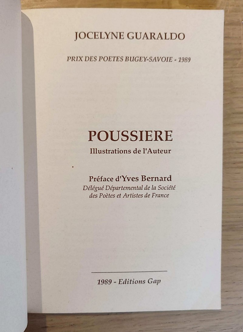 Poussière