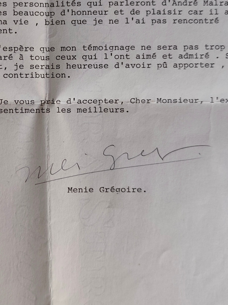 Lettre autographe de 9 lignes signée de Menie Grégoire en date du 14 novembre 1984, avec un article tapuscrit d'une page