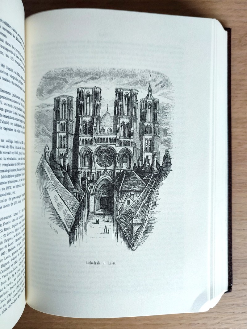 Dictionnaire historique du département de l'Aisne (2 volumes reliés en 1) contenant l'histoire des villes, bourgs, villages, hameaux..., biographie des hommes qui se sont distingués...