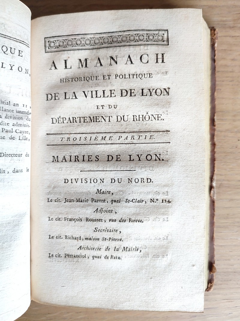 Almanach historique et politique de la ville de Lyon et du département du Rhône pour l'an XII de la République