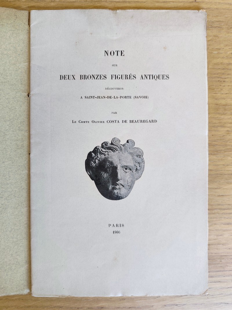 Notes sur deux bronzes figurés antiques découverts à Saint-Jean-de-la-Porte (Savoie)