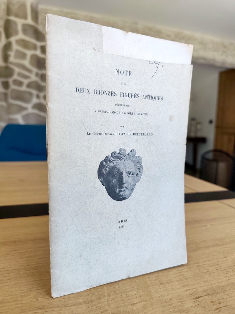 Notes sur deux bronzes figurés antiques découverts à Saint-Jean-de-la-Porte (Savoie)