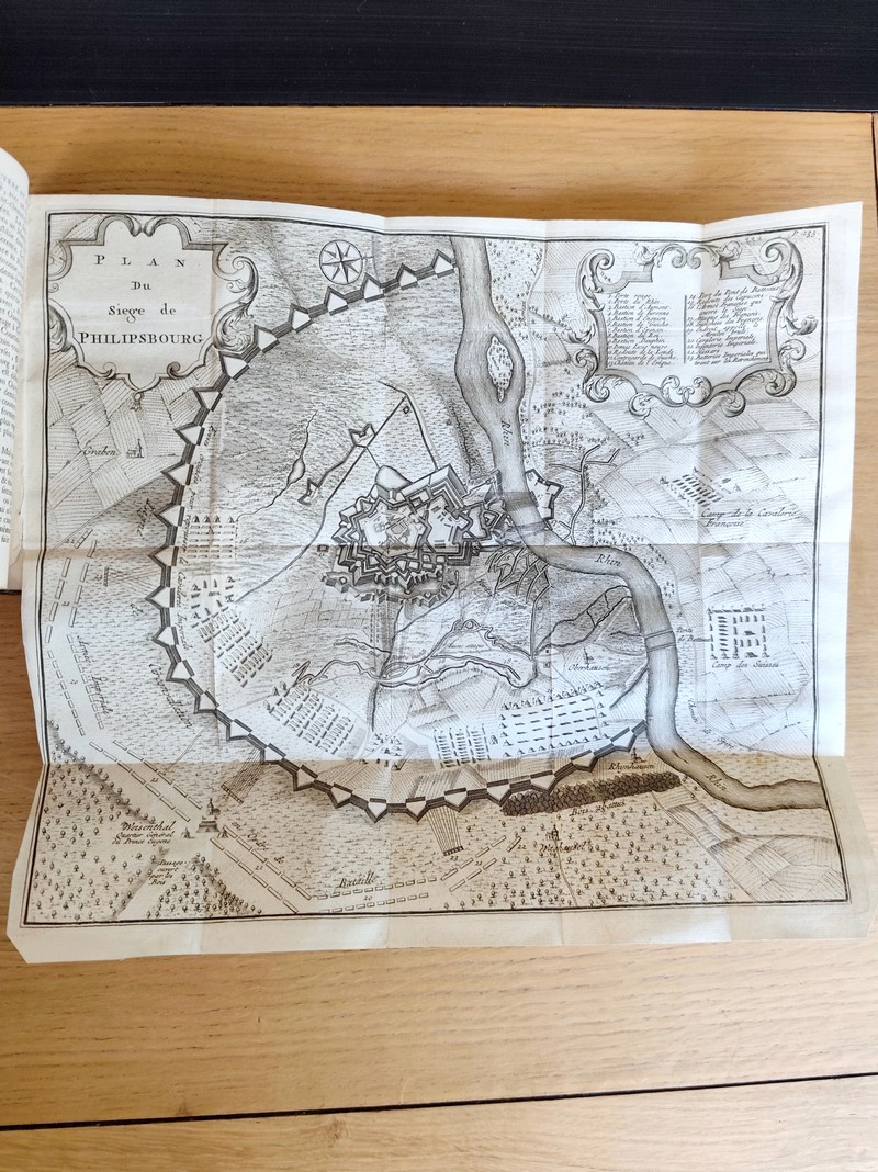 Histoire de la dernière Guerre et des négociations pour la Paix, contenant tout ce qui s'est passé de plus important en Italie, sur le Rhin, en Pologne & dans la plupart des cours de l'Europe avec la Vie du Prince Eugène de Savoye (5 volumes)