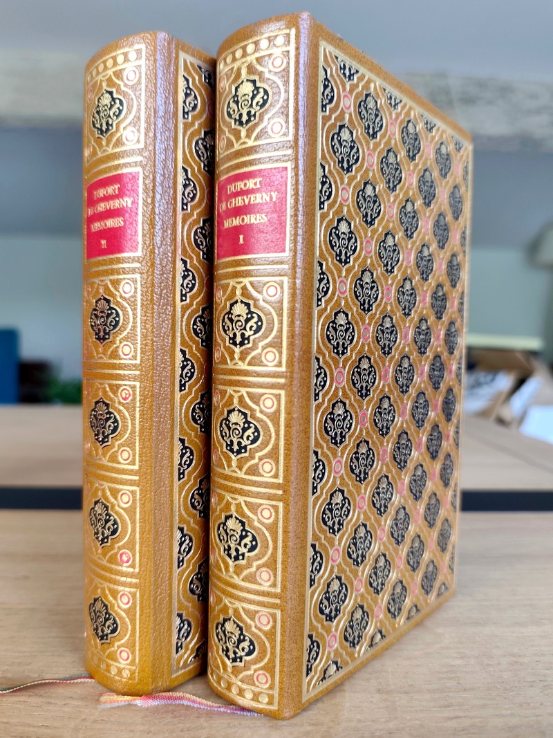 Mémoires (2 volumes) introducteur des ambassadeurs de Louis XV, puis Lieutenant Général du Blaisois