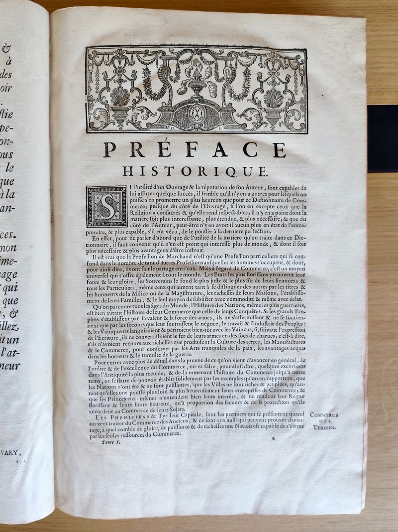 Dictionnaire universel de commerce contenant tout ce qui concerne le commerce qui se fait dans les quatre parties du monde, par terre, par mer, de proche en proche, par des voyages de long cours, tant en gros qu'en détail (3 volumes)