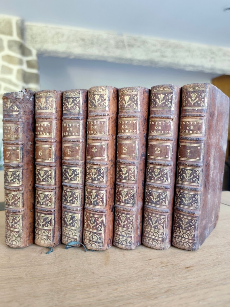 Les Institutes de l'Empereur Justinien (7 volumes) Traduites en françois, avec le texte latin à coté, enrichies d'observations pour l'intelligence...