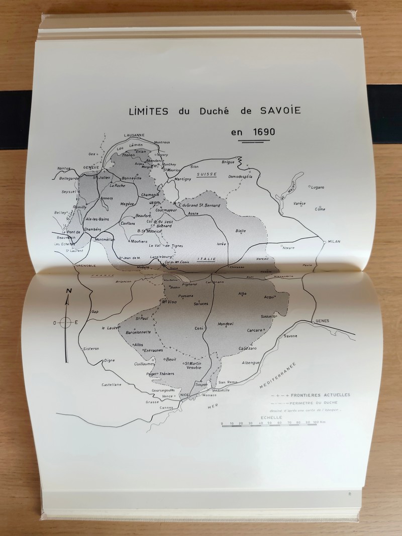 Une vallée insolite, Chamonix, le Mont-Blanc, La Savoie (2 volumes). Histoires des origines à 1860