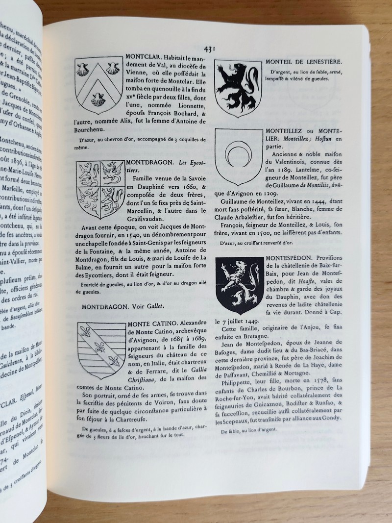 Armorial de Dauphiné contenant les armoiries de toutes les familles nobles et notables de cette Province accompagnées de notices généalogiques complétant les nobiliaires de Chorier et de Guy Allard