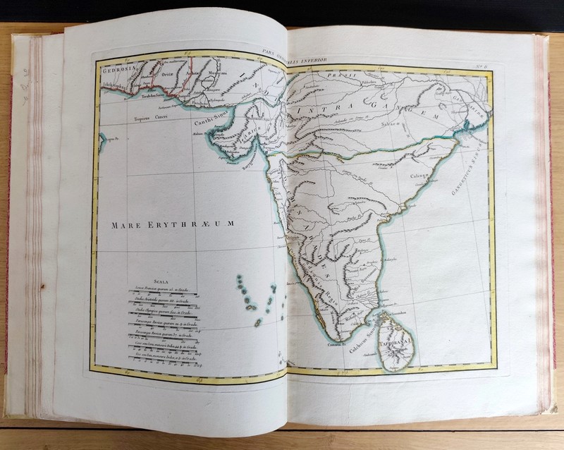 Recueil de cartes sur la Géographie ancienne. Suivi de Tableaux historiques et chronologiques des principales Révolutions arrivées dans quelques pays de l'Asie, de l'Afrique & de l'Europe, depuis les premiers Empires connus jusqu’au moyen âge