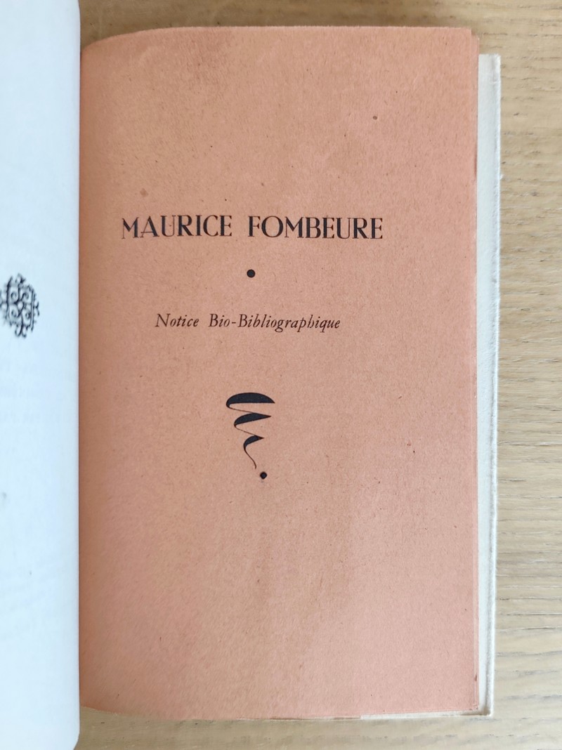Esquisses littéraires. Poètes du XVIIe siècle - L'énigme de Lautréamont - Rimbaud et son silence - Sur Verlaine - Proust s'éloigne-t-il ? - Giraudoux et la tragédie - Jean-Paul Sartre et la littérature