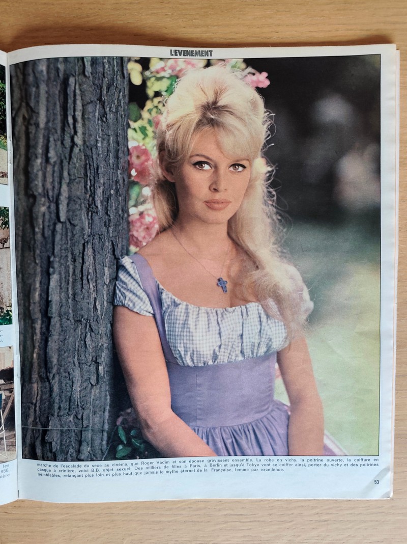 Brigitte : 40 ans à l'automne (Brigitte Bardot) - Paris Match 1325 du 28 septembre 1974