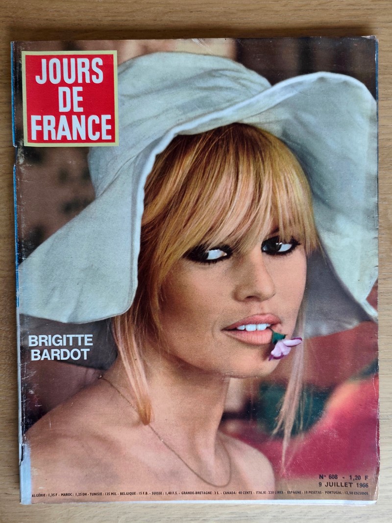 Brigitte Bardot. Jours de France 608 du 9 juillet 1966