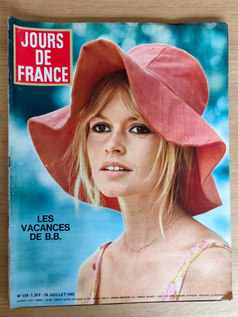 En vacances chez B.B. (Brigitte Bardot). Jours de France 558 du 24 juillet 1965