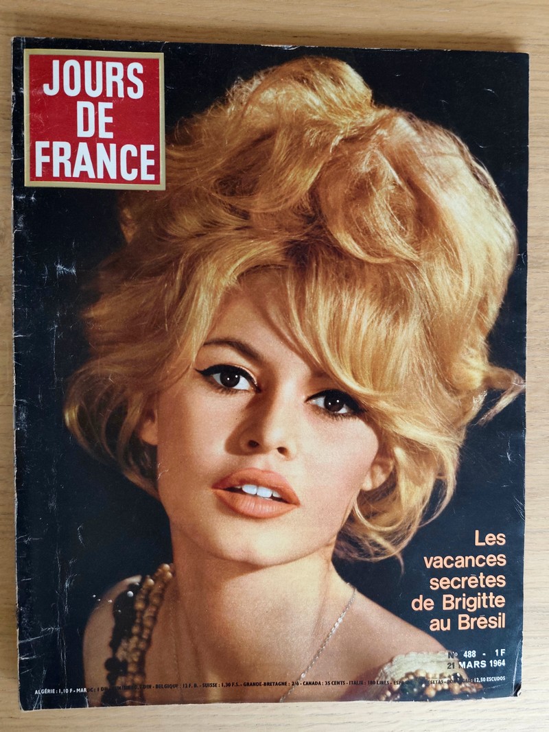 Les vacances secrètes de Brigitte au Brésil (Brigitte Bardot). Jours de France 488 du 21 Mars 1964