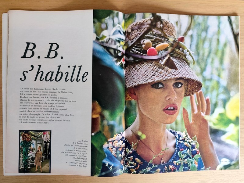 Brigitte Bardot : un après-midi de rêve chez Dior. Jours de France 284 du 23 avril 1960