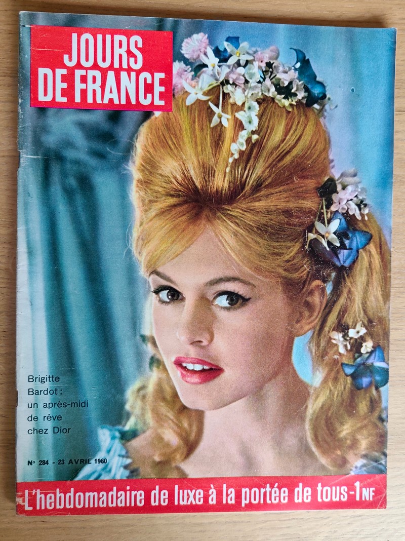 Brigitte Bardot : un après-midi de rêve chez Dior. Jours de France 284 du 23 avril 1960