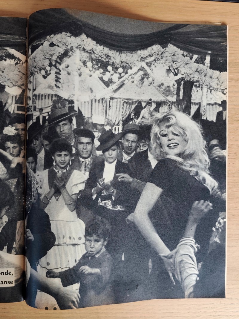 Brigitte à Séville (Brigitte Bardot). Margaret aux iles. Paris Match 473 du 3 mai 1958