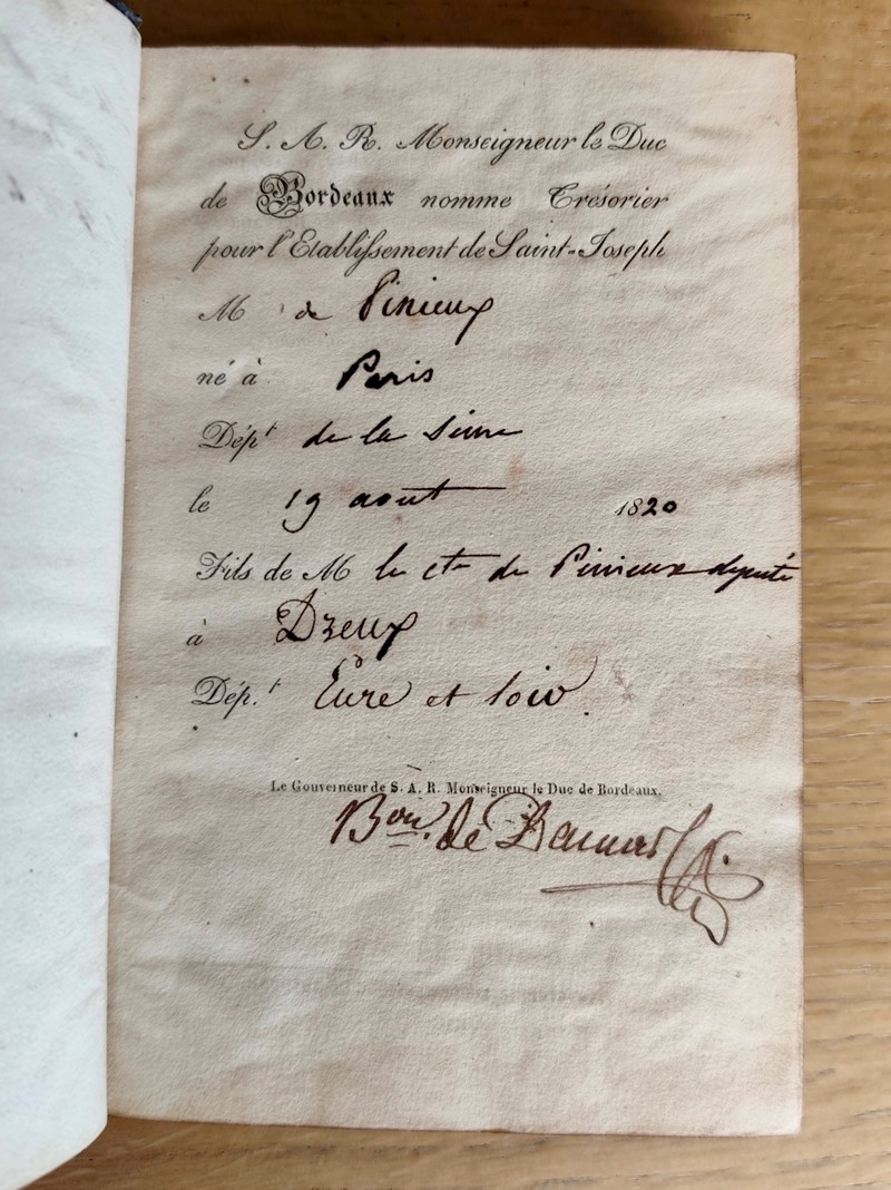 Carnet de compte et de bienfaisance pour l'établissement Royal de Saint-Joseph de Versailles 1829 - 1830